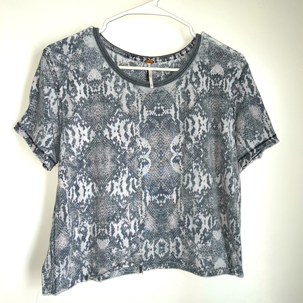 XS Free People snakeskin print shirt